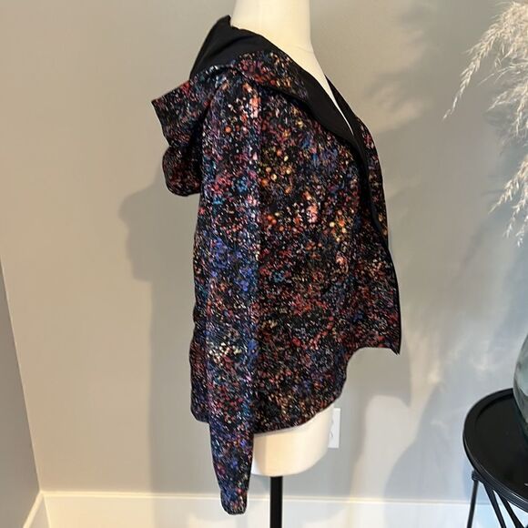 Lululemon Jacket  - Picture 3 of 6